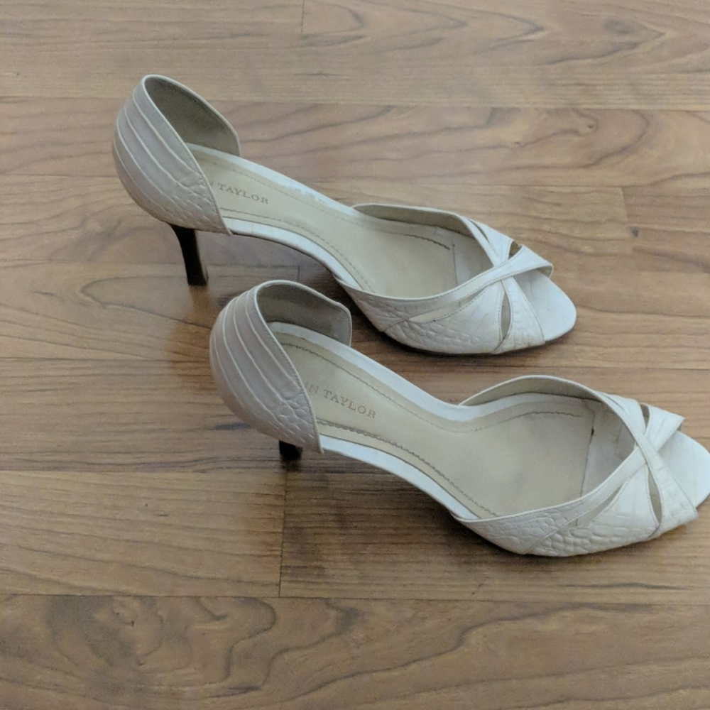 Ann Taylor Crocodile Embossed Peep Toe High Heel Size 7.5 - Picture 3 of 8